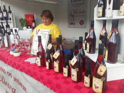 Vino od višnje Bele Saulića iz Bajmoka kraj Subotice