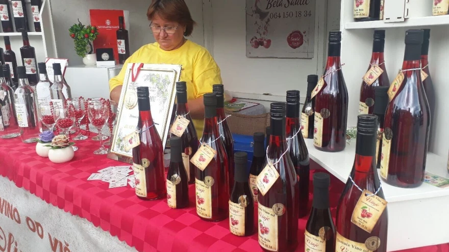 Vino od vi&scaron;nje