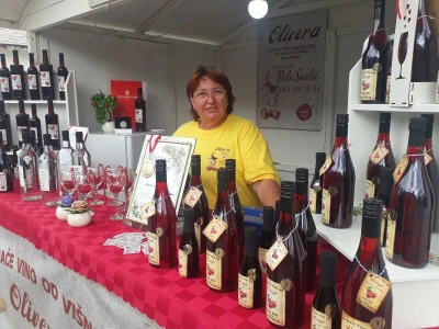 Vino od višnje Bele Saulića iz Bajmoka kraj Subotice