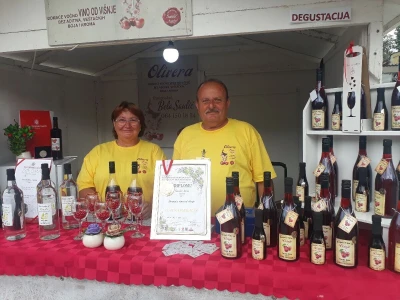 Vino od višnje Bele Saulića iz Bajmoka kraj Subotice