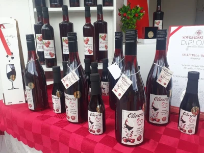 Vino od višnje Bele Saulića iz Bajmoka kraj Subotice
