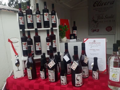 Vino od višnje Bele Saulića iz Bajmoka kraj Subotice