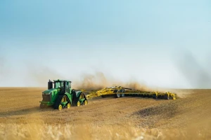 John Deere i Bednar oborili svetski rekord u obradi zemlje