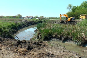 Deponija na kome je nekada bilo betonsko kupatilo, sada se uklanja
