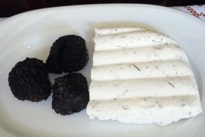 Kozji sir sa tartufima - za duplu lekovitost