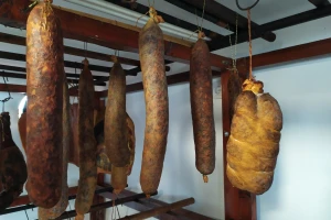Kulen traži lenjog gazdu - dovoljno vremena za sušenje i pravo za jelo