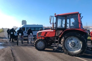 Policija ne dozvoljava traktorima da uđu u Novi Sad, studenti stigli da ih podrže