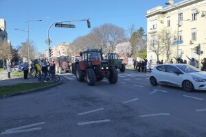 Subotički poljoprivrednici: Blokiraćemo Bikovačku petlju ako traktorima ne bude dozvoljen prolaz ka Beogradu