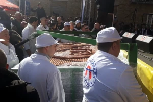 U Turiji nadmašen Ginisov rekord: Najduža kobasica - dva kilometra i 36 metara