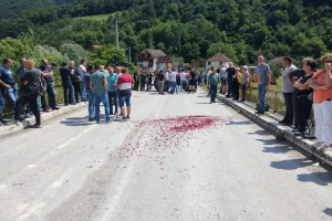 Protest malinara: Nezadovoljni otkupnom cenom blokirali raskrsnicu