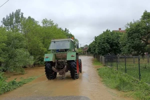 Vandredna situacija zbog padavina - makadamski putevi uništeni