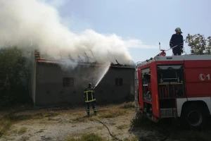 Palio korov - izgorela komšijina štala i 600 bala sena