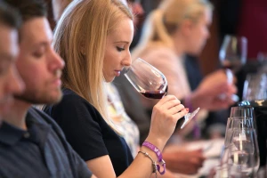 Otvorene prijave za najveće svetsko vinsko takmičenje - 18. Decanter World Wine Awards