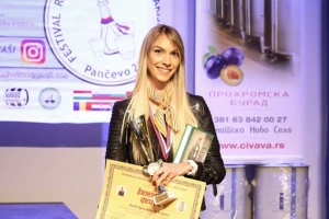 Dama rakijaš Anđa Spasojević - od detinjstva prati svaki detalj procesa