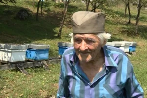 Pčele mu dva puta spasile život - proslavio 93. godinu!
