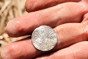 Blago staro 1.000 godina: Na poljoprivrednom zemljištu pronađeno više od 3.150 srebrnjaka