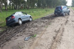 Blato na asfaltu ugrožava bezbednost - odgovornost na poljoprivrednicima, ali i vozačima