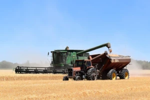 U zadrugama dominira srednji traktor