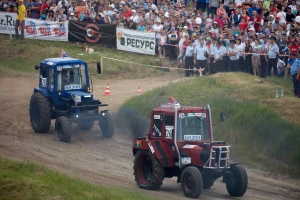 Ludi Rusi: Traktoristi na trci dostizali i 100 km na sat