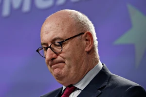Fil Hogan podneo ostavku - prekršio mere protiv virusa korona