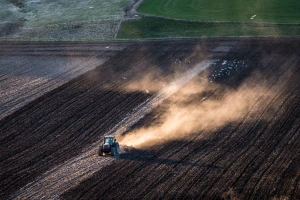 EU za dlaku izbegla recesiju, inflacija slabi, EK i dalje zabrinuta