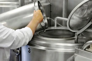 U BiH uništeno više od 105.000 litara mleka i 16.000 kg stočne hrane