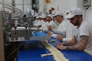 Porodica Vasali Italijom proširila smrznuti pekarski simbol Ferare