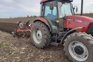 Ukraden traktor u Stepanovićevu kod Novog Sada