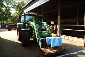 Tri traktorska izazova za mladog farmera - da li ih je rešio?