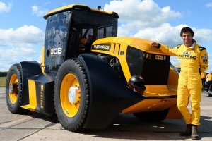 JCB Fastrac traktor oborio britanski rekord sa 166,7 km/h!