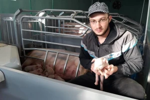 Mladi gazda Jovan u uzgoju svinja vidi svoju budućnost