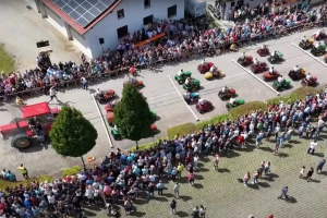 Koliko traktorskih kosilica je potrebno da nadjačaju traktor?