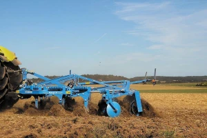 LEMKEN Karat 9 za efikasnu pripremu zemljišta uz minimalnu potrošnju goriva