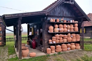 Zanat star pola milenijuma daje hrani poseban ukus - zlakusko lončarstvo