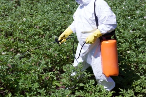 PEST: Odobravanje glifosata? Mora se temeljno reformisati!