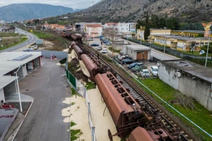 Uginuće milioni pčela zbog šećera prosutog iz vagona, upozoravaju pčelari