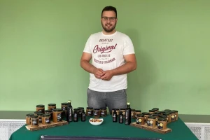 Studira, uzgaja lešnik i proizvodi zamenu za eurokrem - Nutto