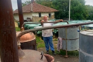 Aksentijevići 60.000 kilograma šljive pretvorili u rakiju