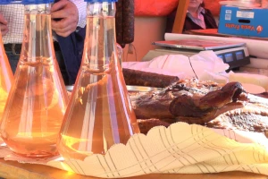 Vina, čvarci, kobasice - sve to ovog vikenda na Danima vina u Rivici