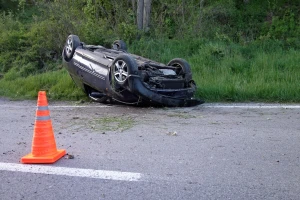 Nesreća kod Kraljeva: Poginuo vozač automobila, uhapšen vozač traktora