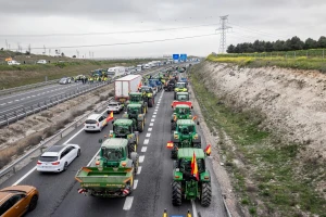 Španski i poljski poljoprivrednici blokirali puteve