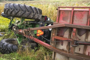 Nesreća kod Rače: Prevrnuo se traktor, vozač stradao