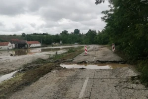 Voda se povlači, ali najavljuju nove padavine
