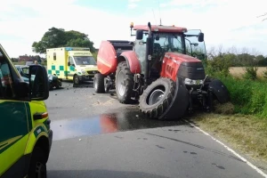 Traktor na putu, glava u torbi