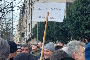 Poljoprivrednici se okupili ispred Ministarstva: Imaju šest zahteva