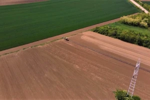 John Deere-u zemljište u industrijskoj zoni Sremske Mitrovice, stočarima poljoprivredno u zakup