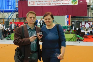 Zlatno kupinovo vino porodice Kiš